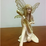 Elf z mandoliną 09 figurka dekoracyjna Aniołek