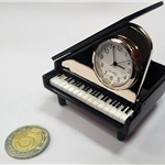 Zegarek - miniatura fortepianu - miniaturowy fortepian z zegarkiem ZEBRA Music ZEG014